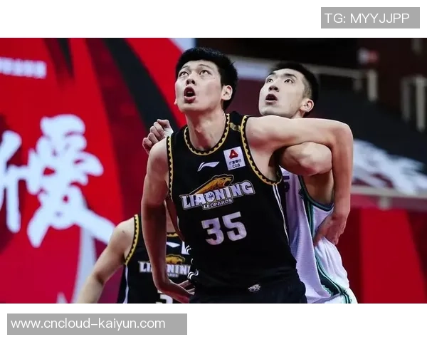 朱荣振的艺术之路与人生哲学探讨：从创作到灵感的深度解析